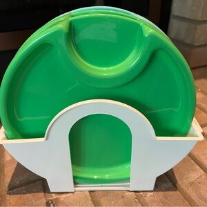 Pampered Chef outdoor Party Plate Set with plastic holder